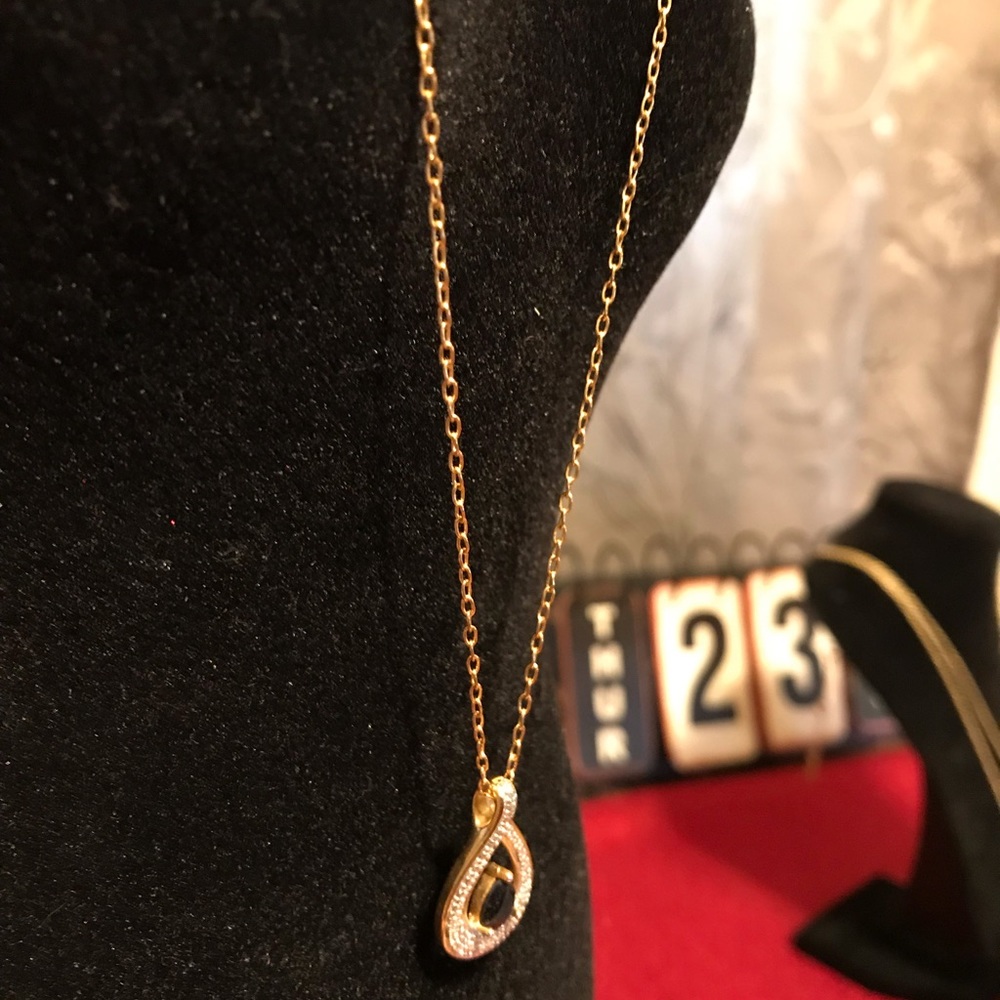 Necklace - Picture 3 of 3